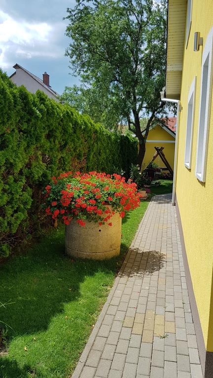 Апартаменты Tuenderlak Vendeghaz Балатонфюред Экстерьер фото